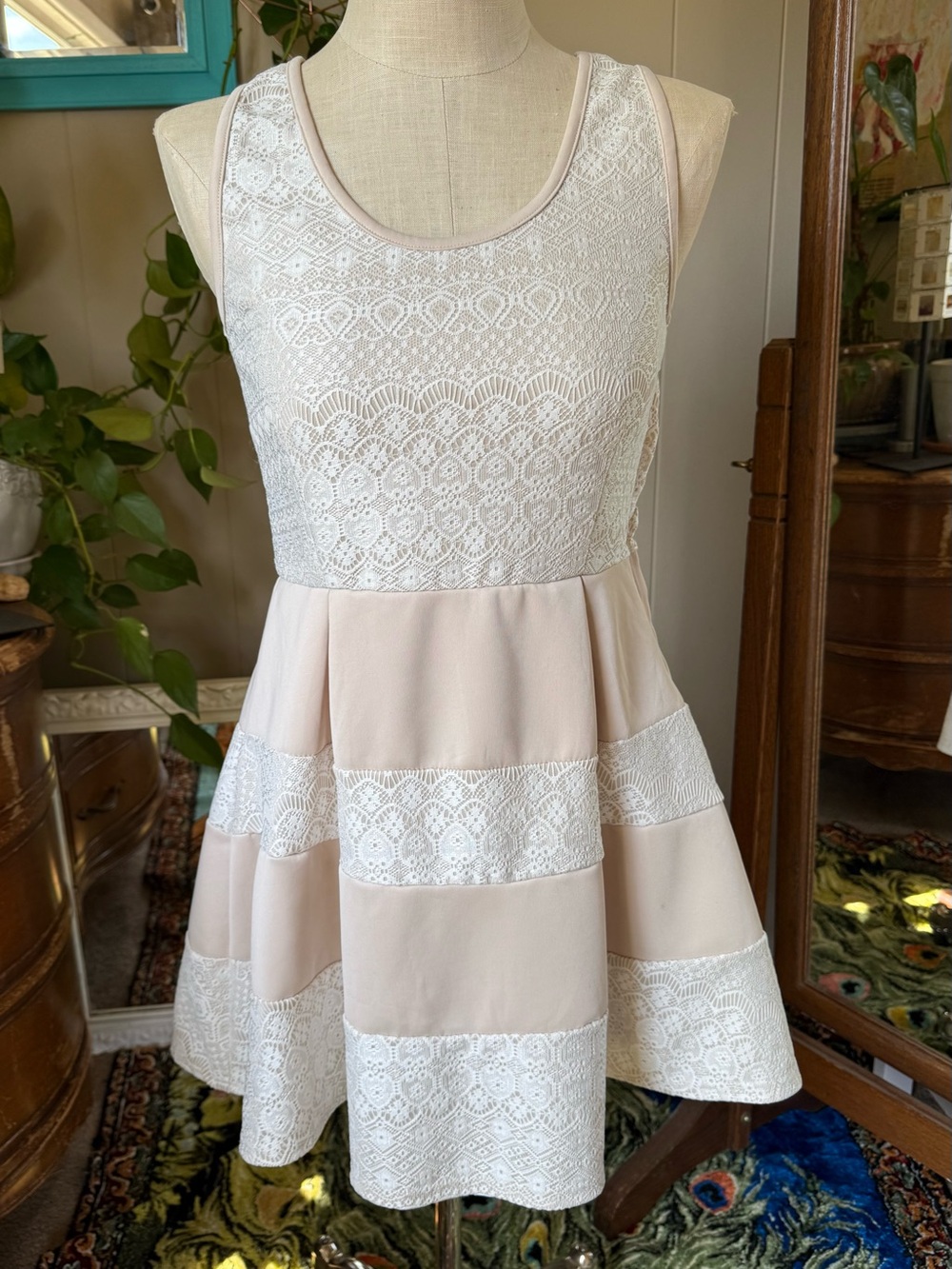 Cream fit and flare with beautiful white lace overlay Panels Dress, juniors L